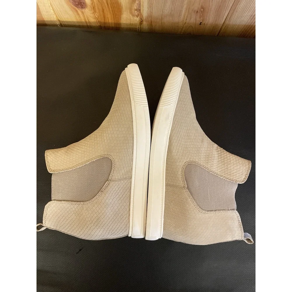 Dolce Vita DV Kelly Wedge Sneaker Womens Size 11 Stone Taupe Snakeskin Pattern